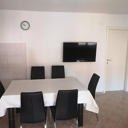 Apartment Zdravko Marina